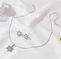 Gold Plated Snowflake Jewelry Set for Women – Elegant Pendant & Earrings Winter Design
