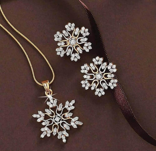 Gold Plated Snowflake Jewelry Set for Women – Elegant Pendant & Earrings Winter Design