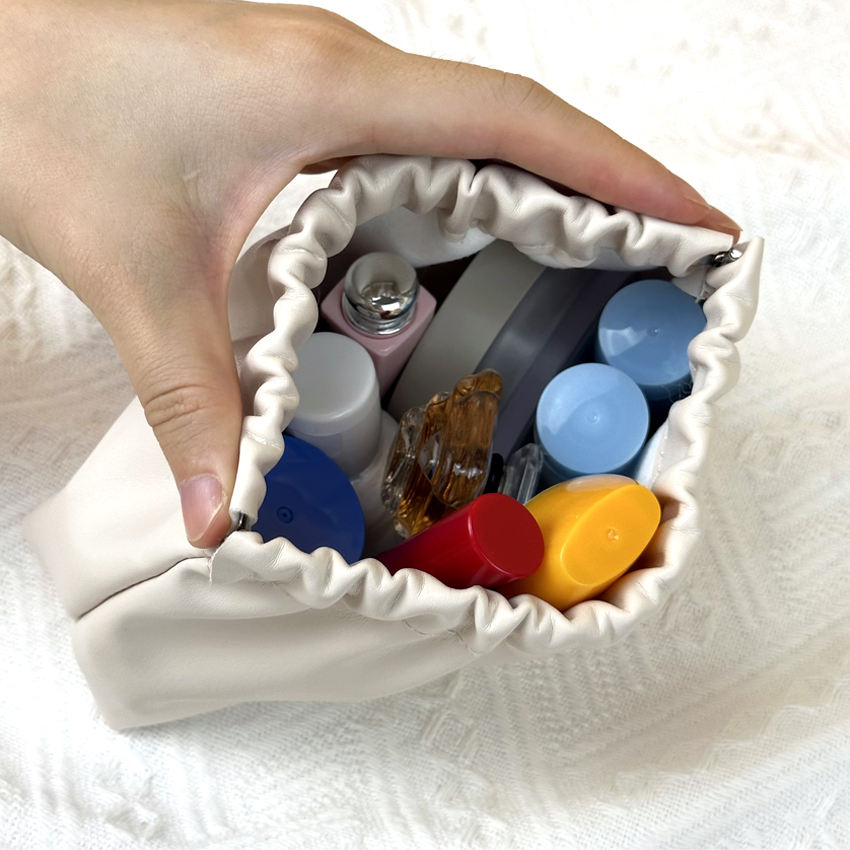 Cosmatic bags in pakistan